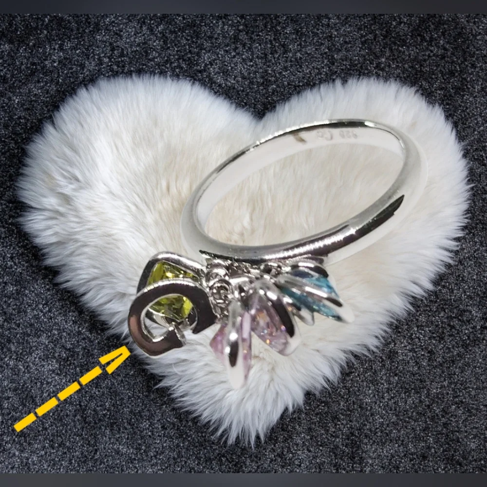 GC GUESS COLLECTION ~ Elegant Multi-Stone Silver Ring